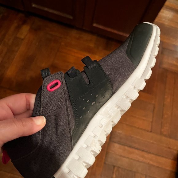 Reebok‎ Memory Tech Sneakers (Size 8 / Gently-Used) - Picture 8 of 11